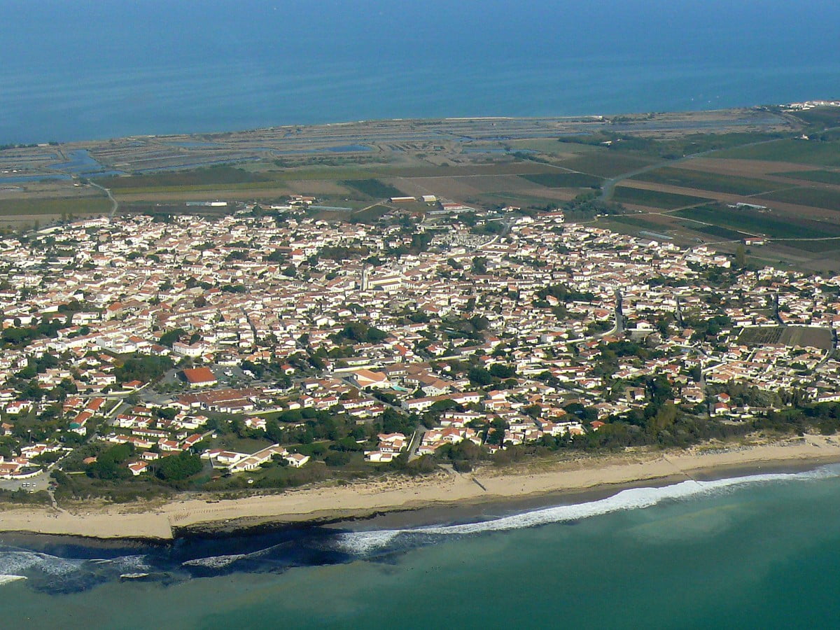le Triste Parking du Tennis .